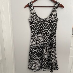 Black and White Patterned Women's Dress